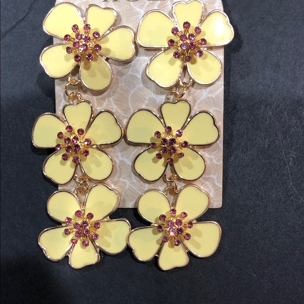 Yellow sunflower shaped purple gemstone center 3tiered dangle earrings brand new